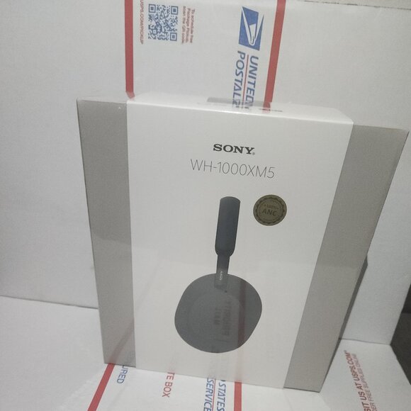 Sony headphones the WH-1000XM5 - Picture 1 of 3